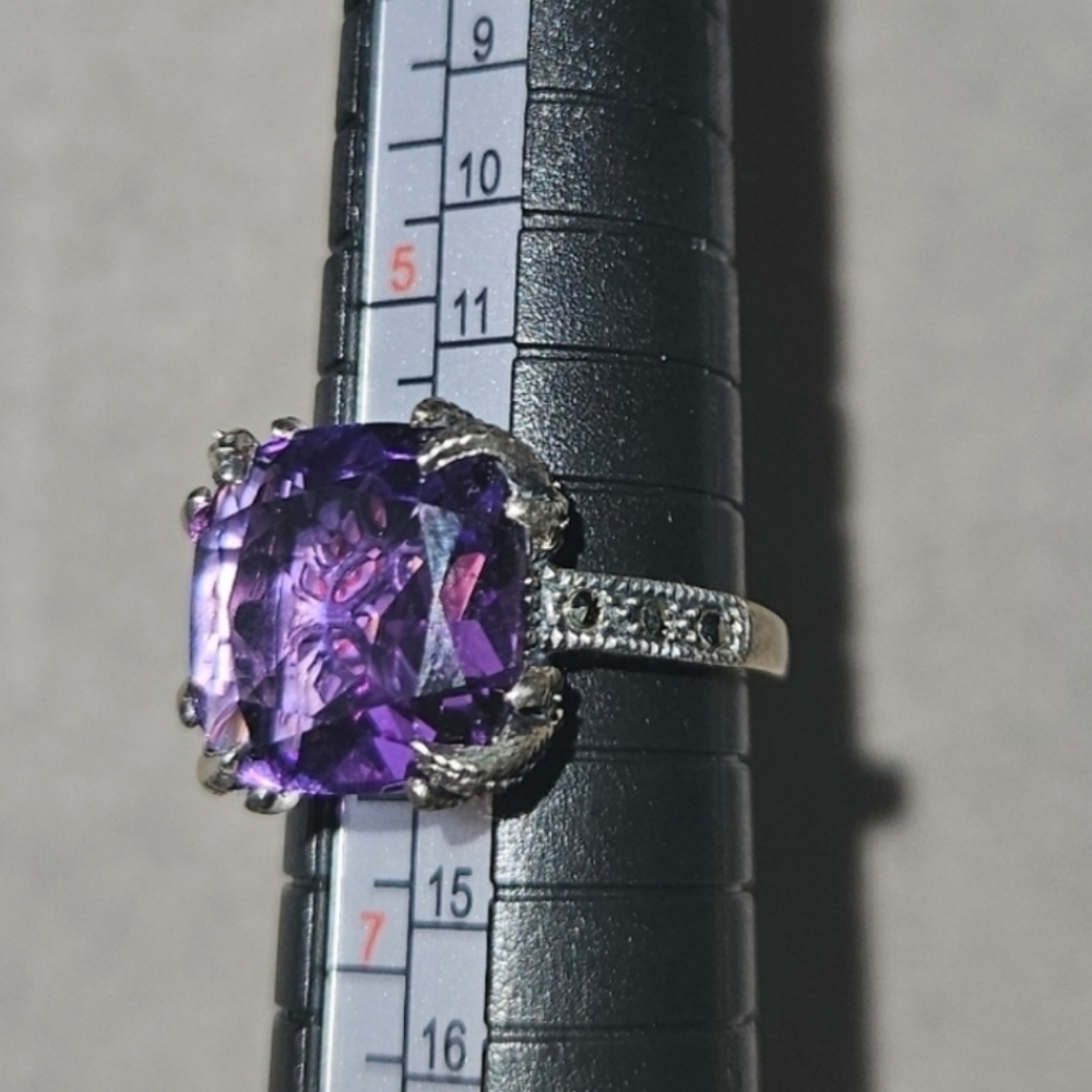 Cushion-cut, lab-created amethyst stone accentuated marcasite & milgrain detail - Picture 2 of 9